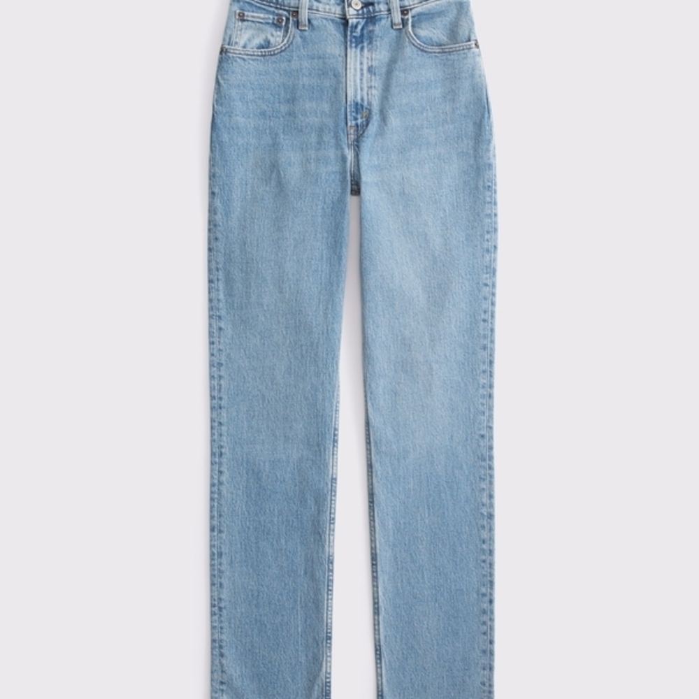 Abercrombie Curve Love Ultra High Rise 90s Straight Jean in Medium Wash
